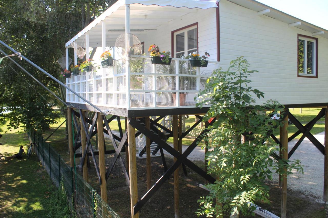 Camping Belle Riviere Chaniers Buitenkant foto