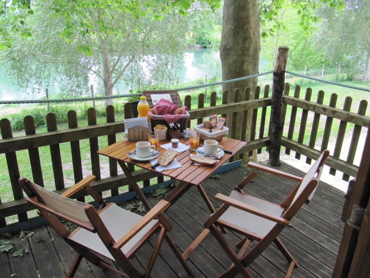 Camping Belle Riviere Chaniers Buitenkant foto