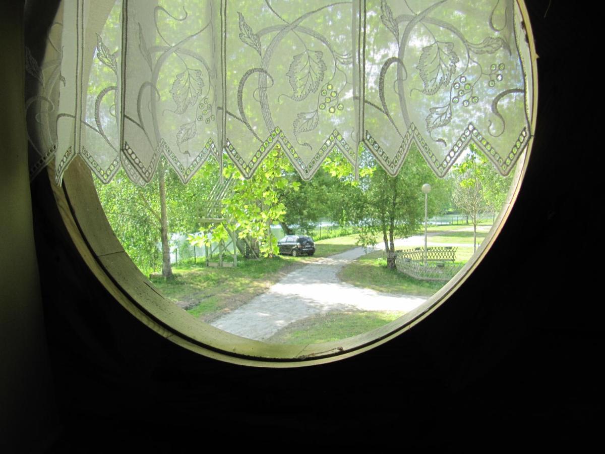 Camping Belle Riviere Chaniers Buitenkant foto
