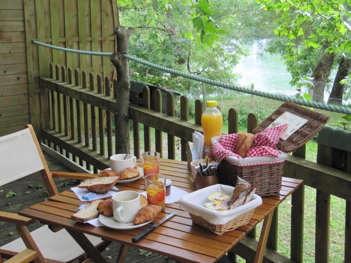 Camping Belle Riviere Chaniers Buitenkant foto
