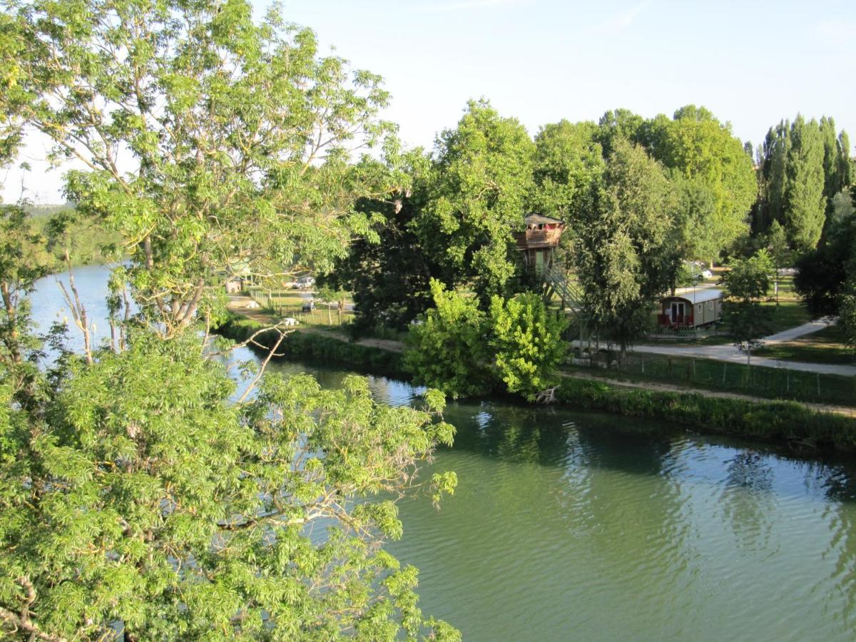Camping Belle Riviere Chaniers Buitenkant foto