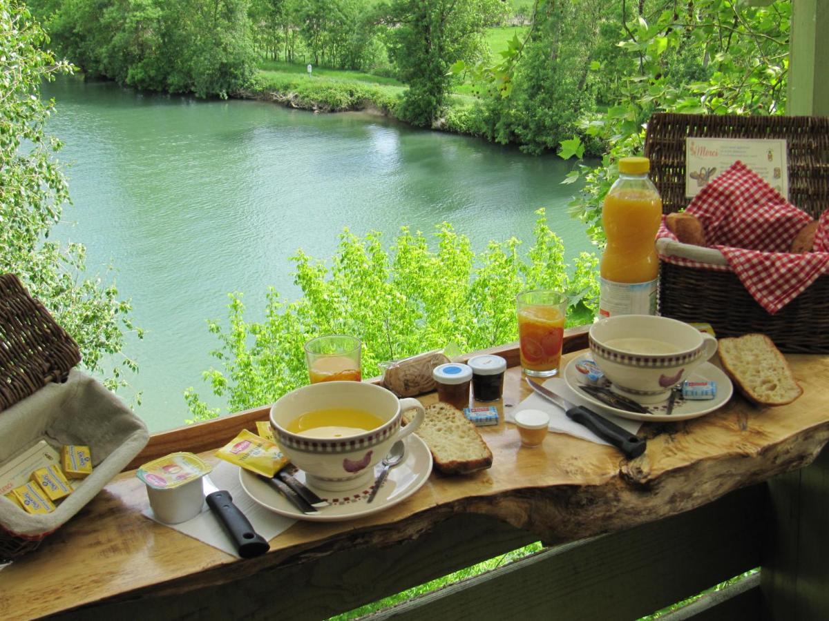Camping Belle Riviere Chaniers Buitenkant foto