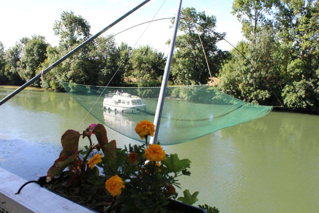 Camping Belle Riviere Chaniers Buitenkant foto