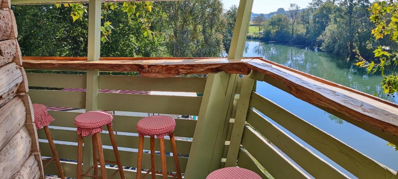 Camping Belle Riviere Chaniers Buitenkant foto