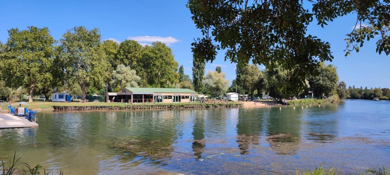 Camping Belle Riviere Chaniers Buitenkant foto
