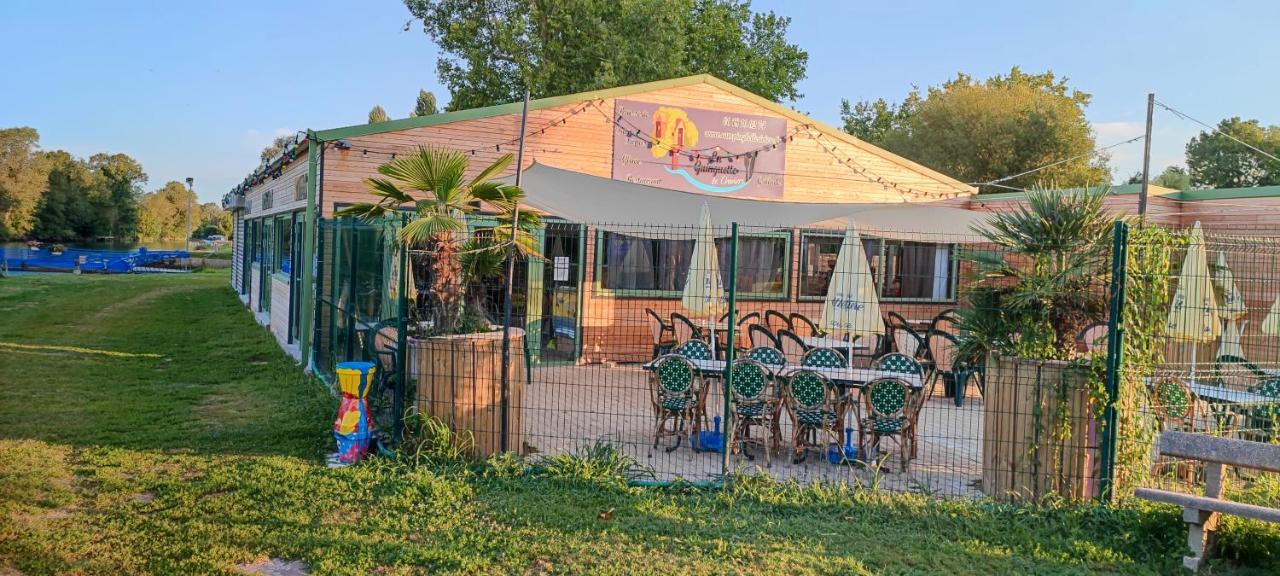 Camping Belle Riviere Chaniers Buitenkant foto
