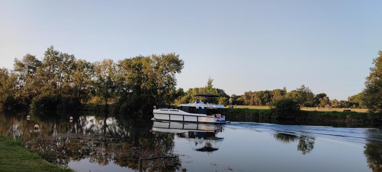 Camping Belle Riviere Chaniers Buitenkant foto